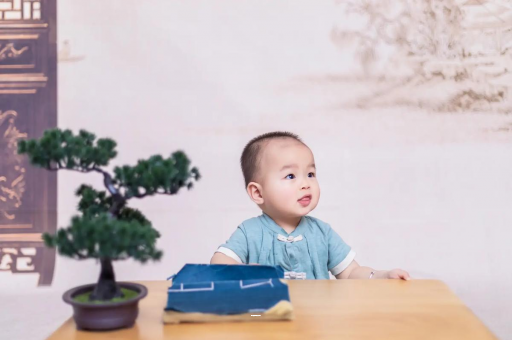 浙江五个月宝宝可以站吗